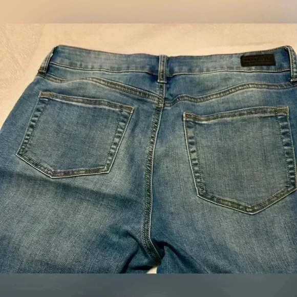 Sound/Style Hope Straight Leg Ankle Jeans. Size 10 - Picture 10 of 14